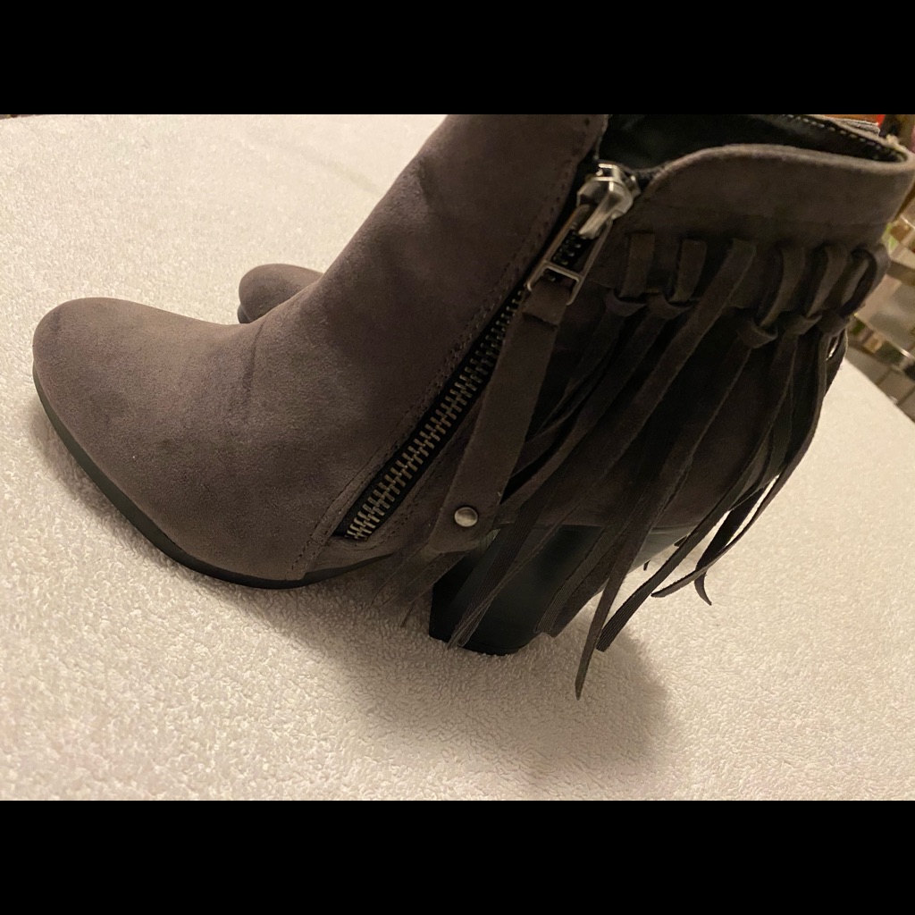 Brand New Fashionable Boots By Breckelles  Box 58